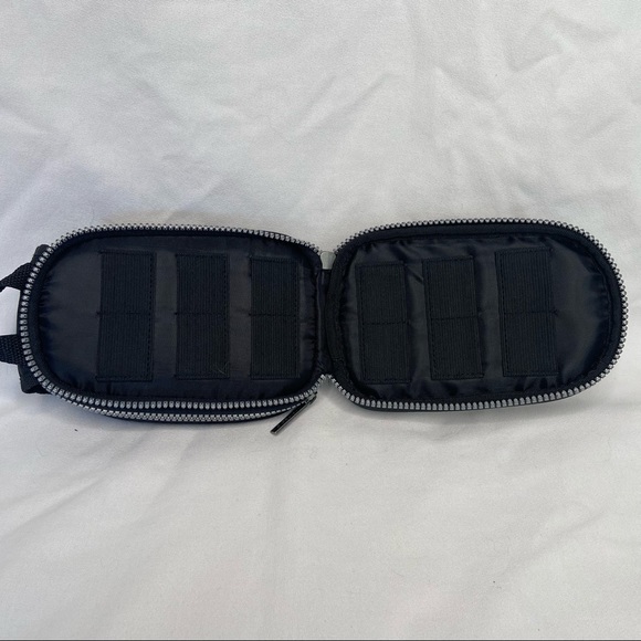 Nintendo DS Soft Carry Case Travel Bag Blue/Black Game Holder Console Zipper - Picture 4 of 7